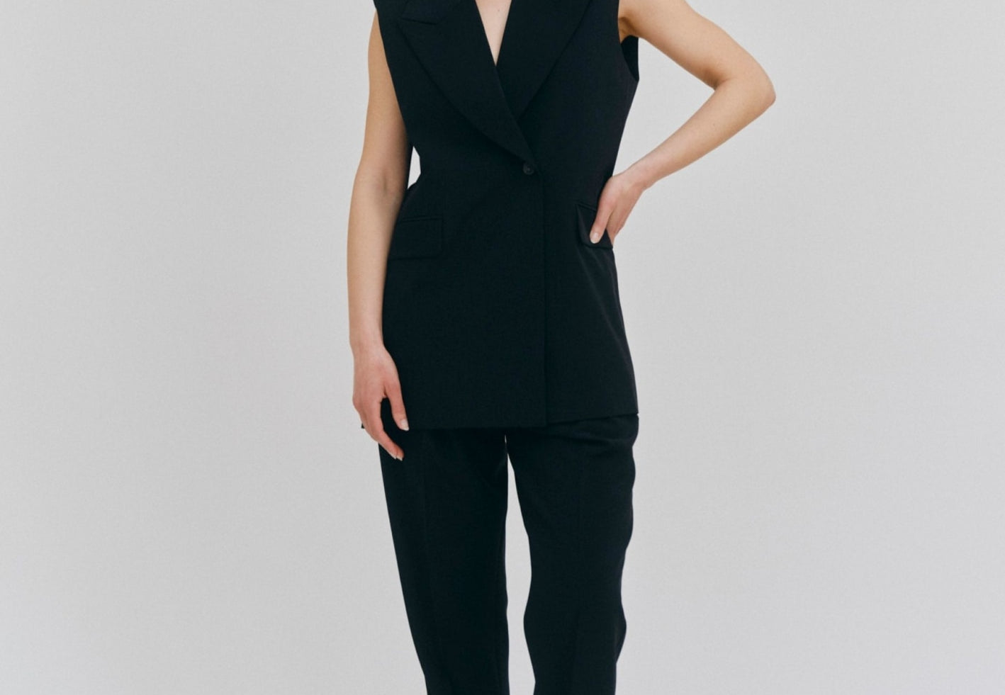 Phoebe-Front-Full